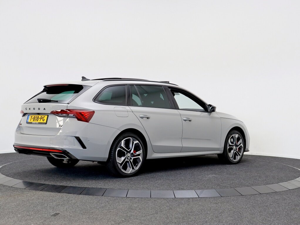 Škoda Octavia Combi 1.4 TSI RS iV Business | Nardo Grey | Pano | Head-up | 19" - Afbeelding 2