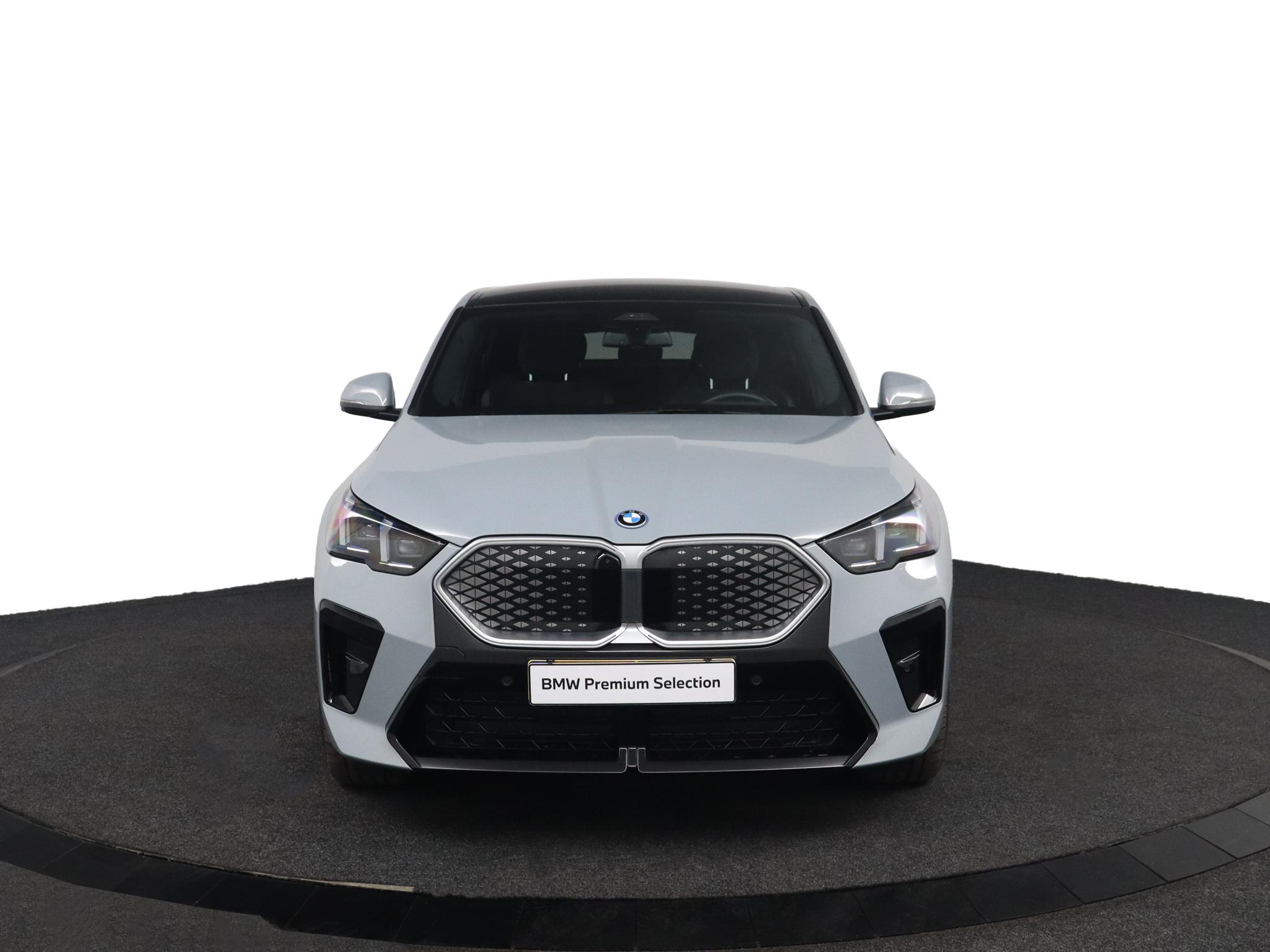 BMW iX2 xDrive30 M Sport Edition - Afbeelding 2