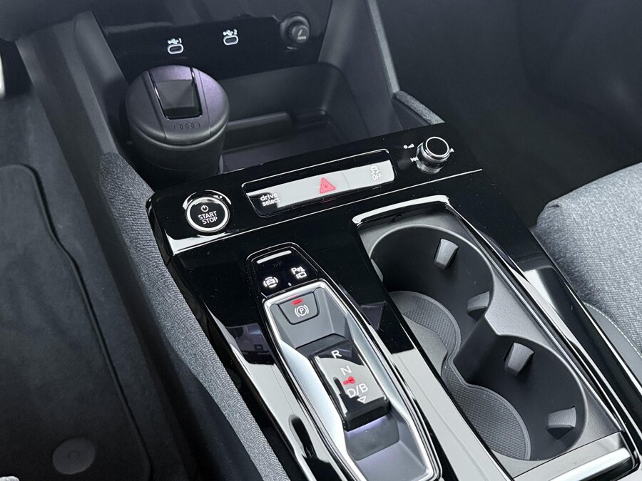 Audi Q6 e-tron S-line 83Kwh 185 kW / 252 PK