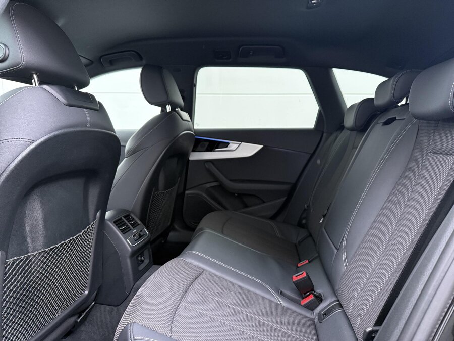 Audi A4 Avant 35 TFSI S-line