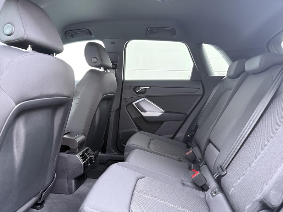 Audi Q3 45 TFSIe Advanced edition