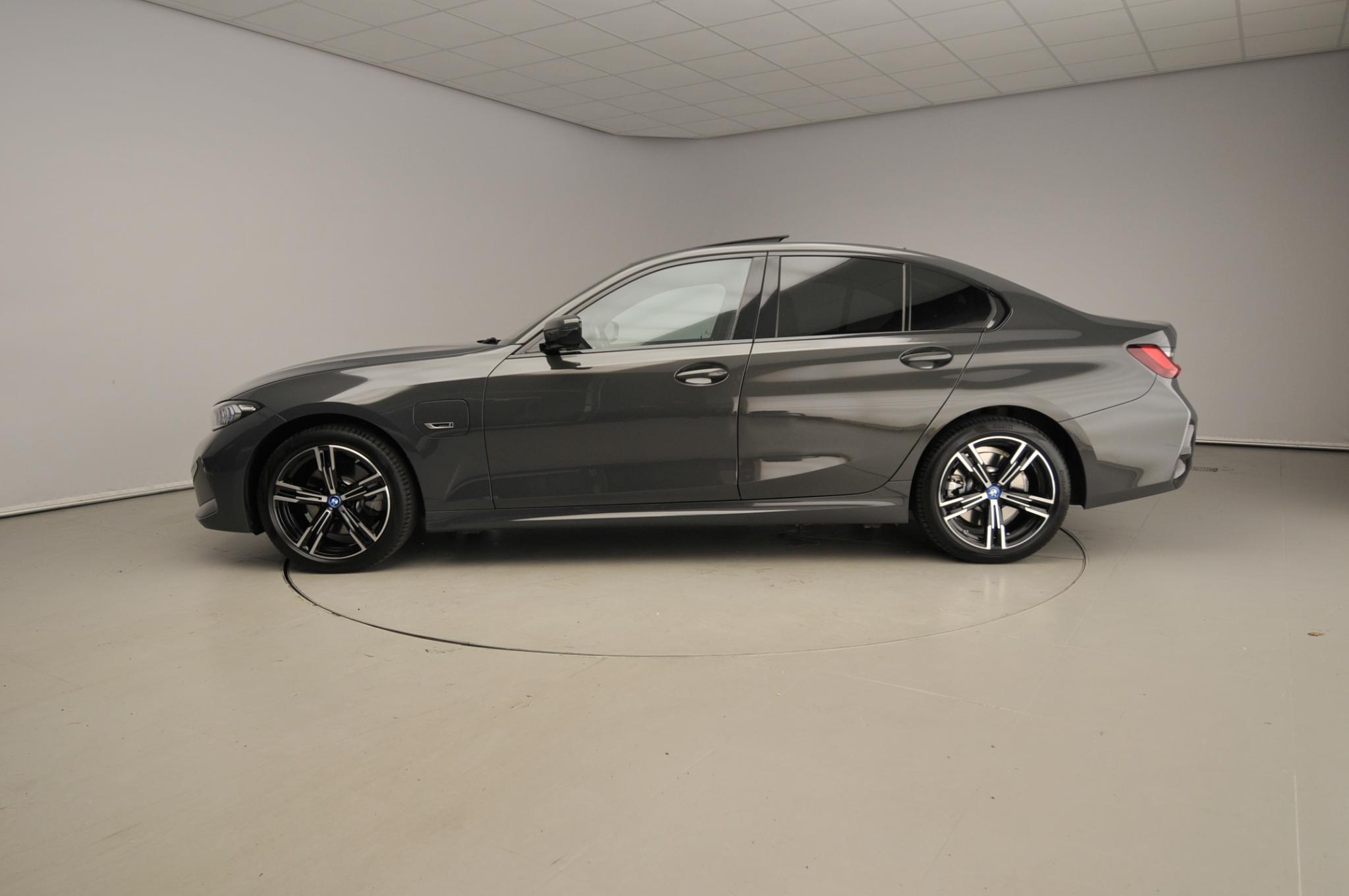 BMW 3 Serie Sedan 320e - Afbeelding 2