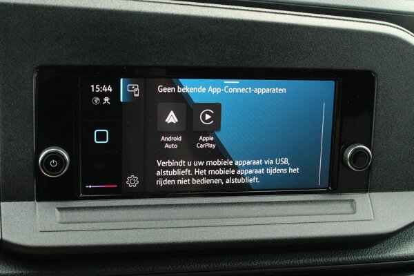 Apple Carplay/Android Auto Apple Carplay/Android Auto