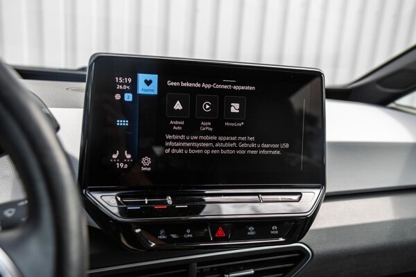 Apple Carplay/Android Auto Apple Carplay/Android Auto