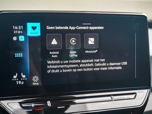Apple Carplay/Android Auto Apple Carplay/Android Auto