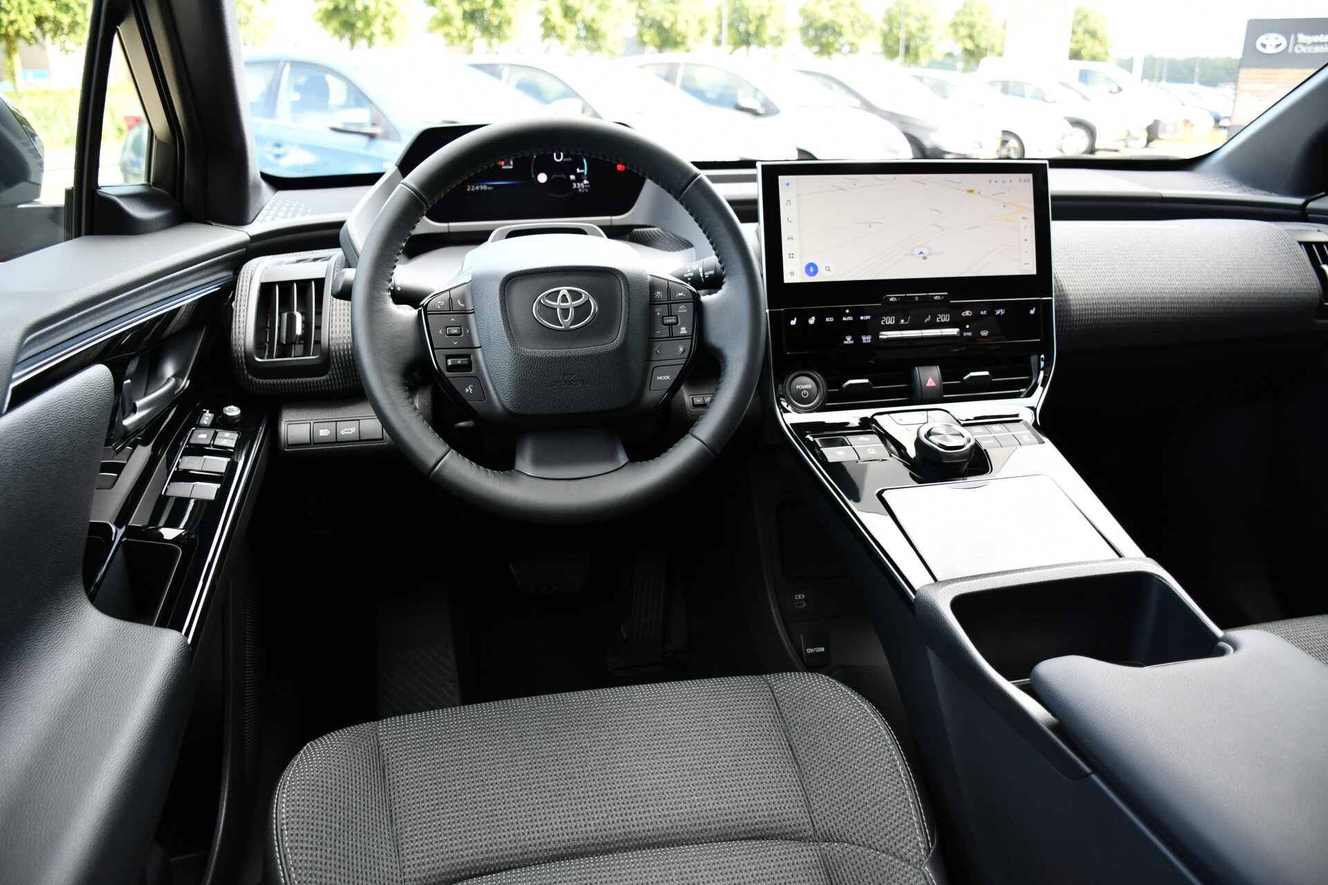Toyota bZ4X Dynamic Bi-Tone + Panoramisch dak 71 kWh 204pk - Afbeelding 2