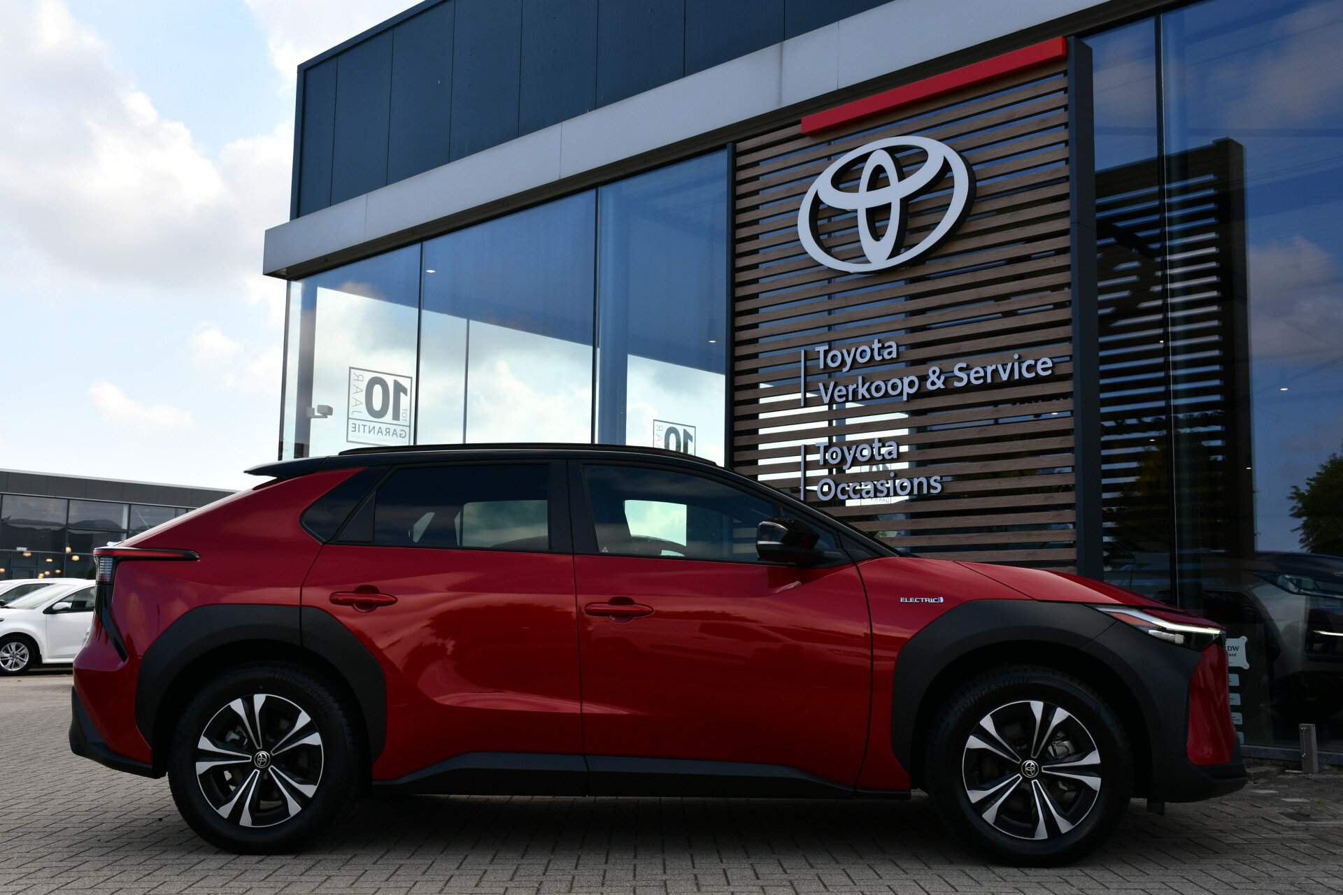 Toyota bZ4X Dynamic Bi-Tone + Panoramisch dak 71 kWh 204pk - Afbeelding 3