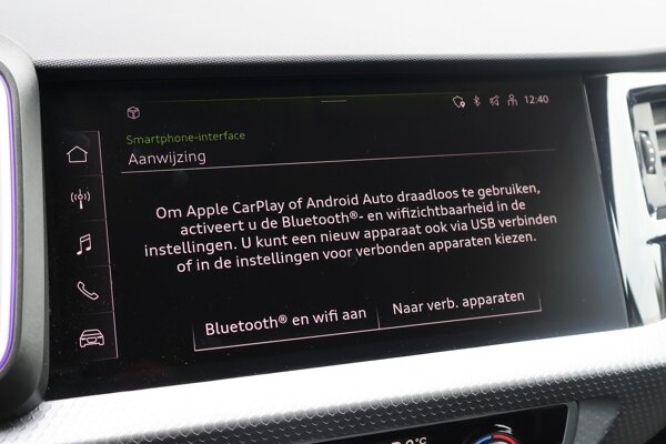 Apple Carplay/Android Auto Apple Carplay/Android Auto