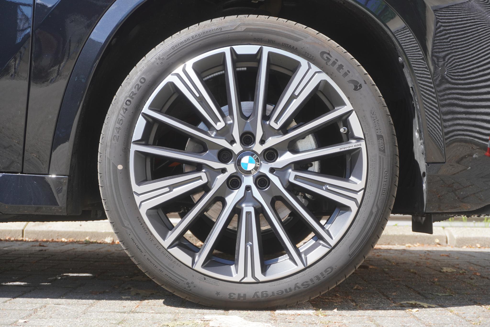 BMW iX1