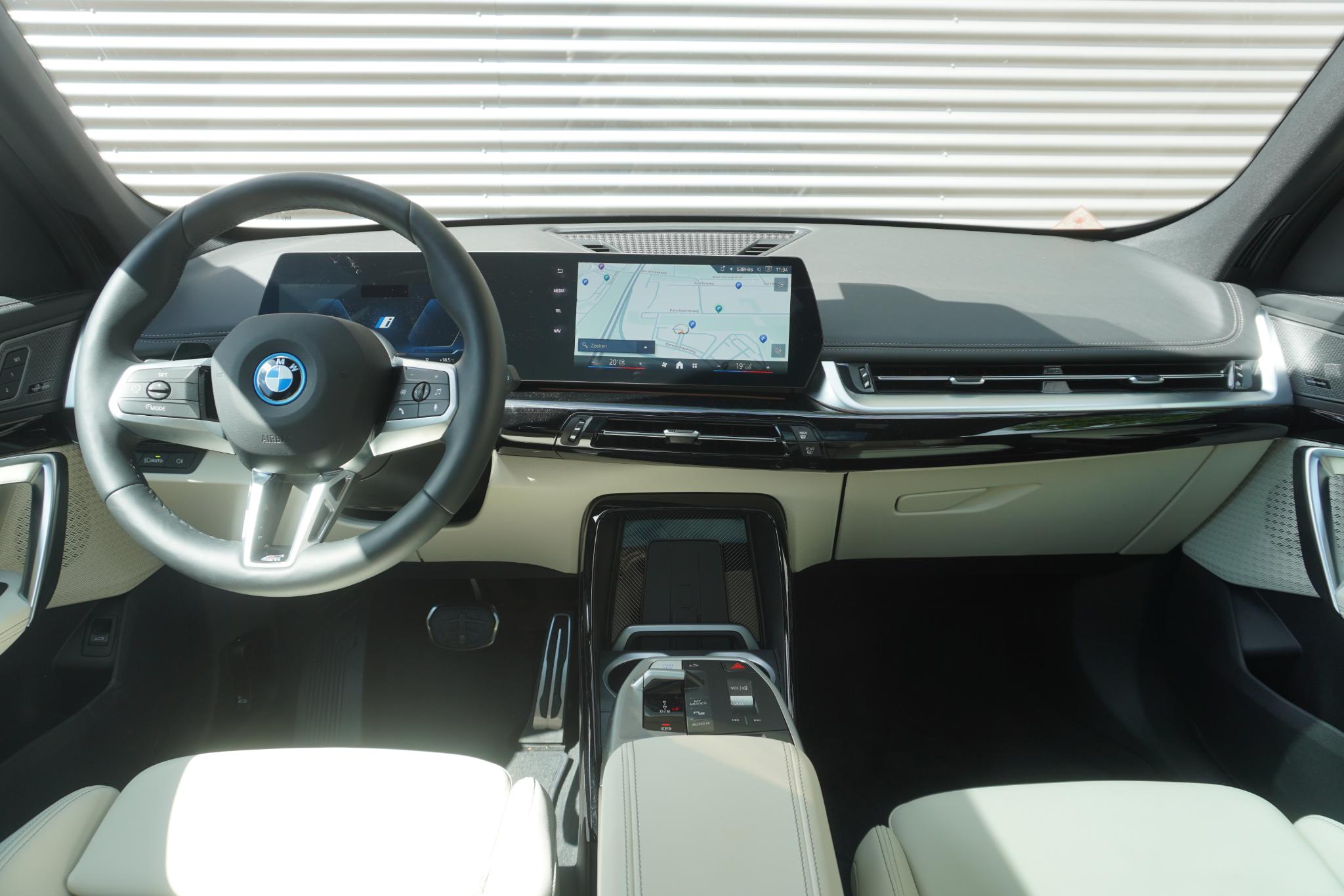 BMW iX1