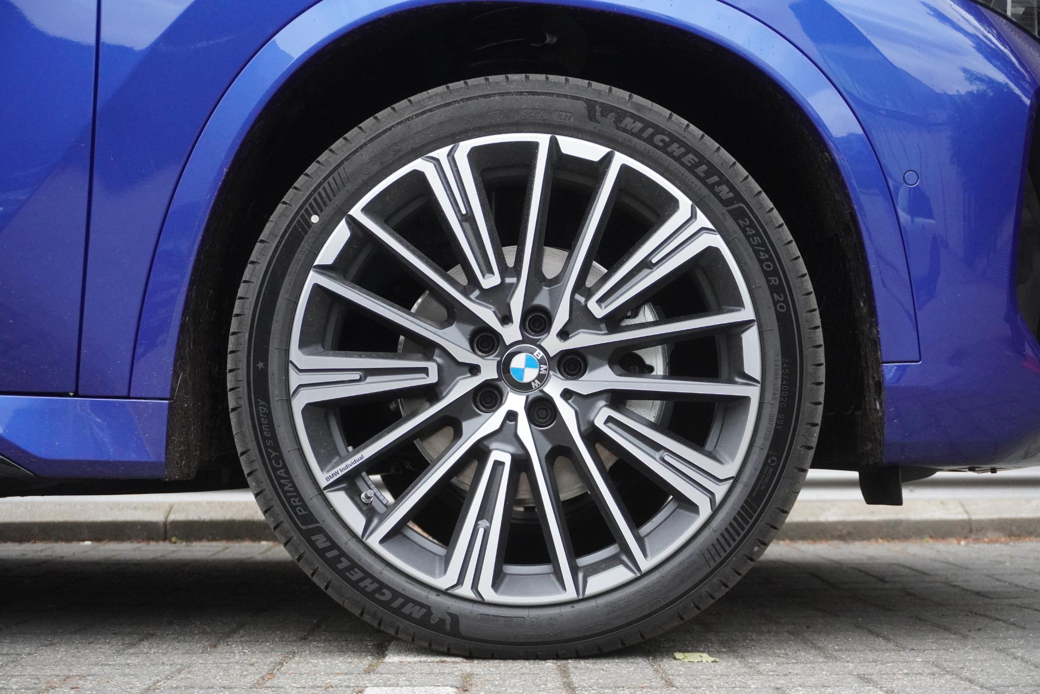 BMW iX1