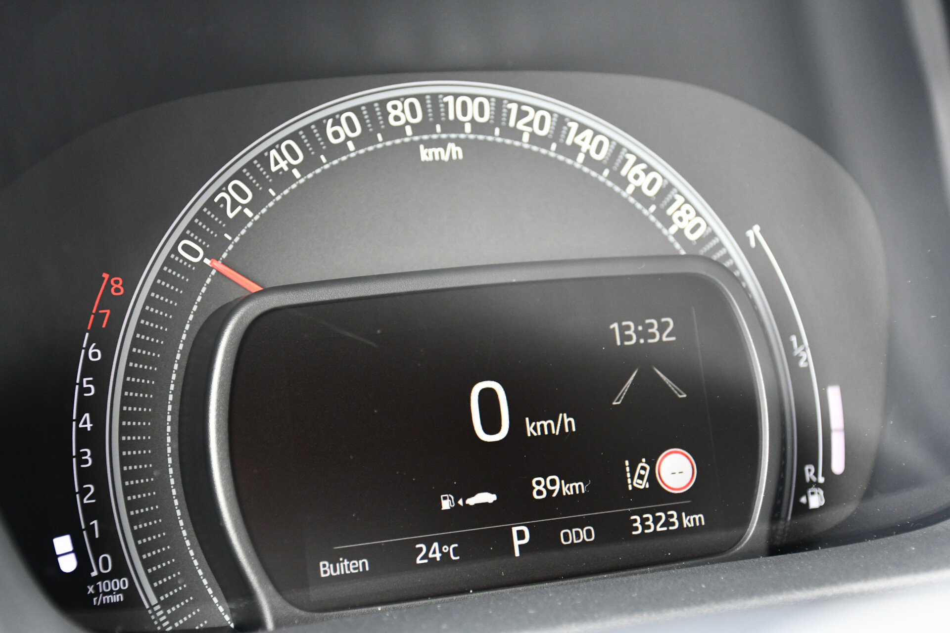 Toyota Aygo X 1.0 VVT-i S-CVT Envy Automaat 72pk - Afbeelding 2