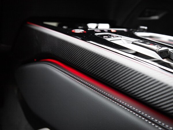 carbonafwerking interieur