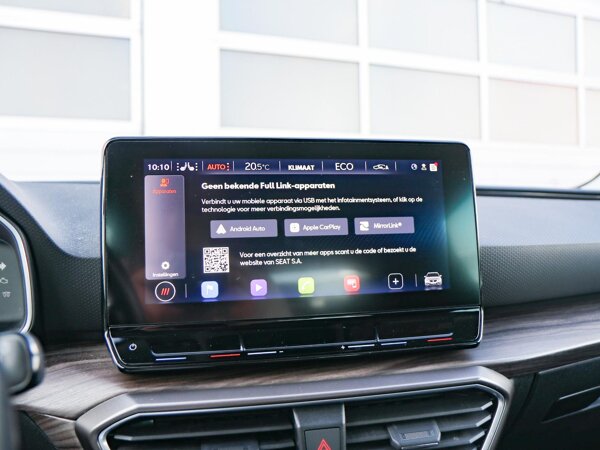 Apple Carplay/Android Auto Apple Carplay/Android Auto