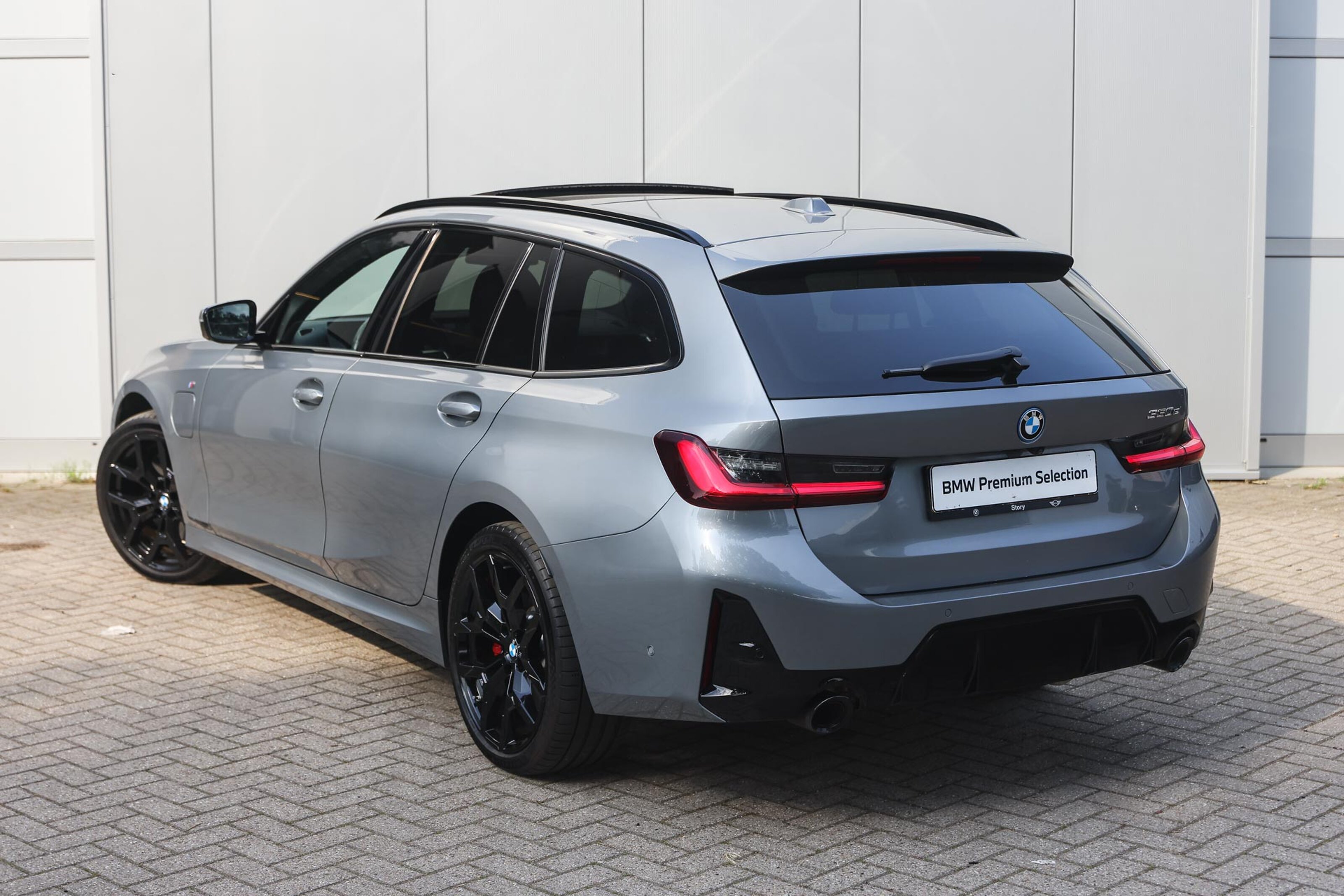 BMW 3 Serie Touring 330e M Sport Automaat