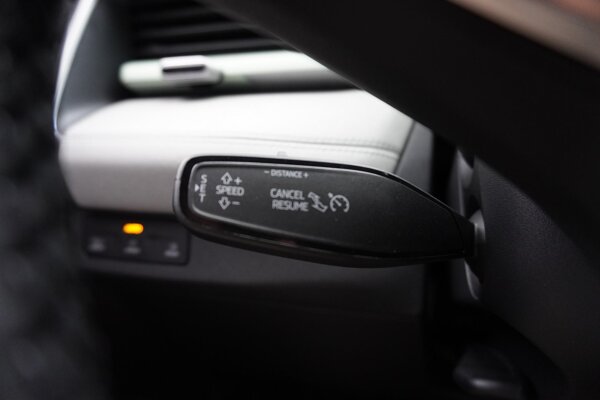 cruise control adaptief met Stop&Go en stuurhulp cruise control adaptief met Stop&Go en stuurhulp