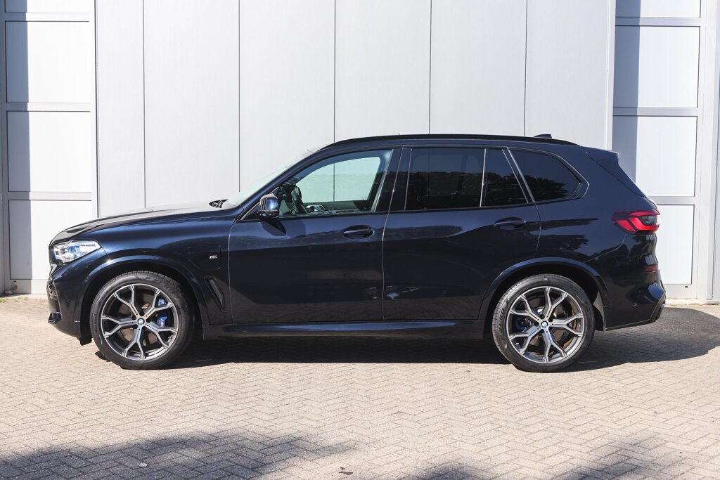 BMW X5 8