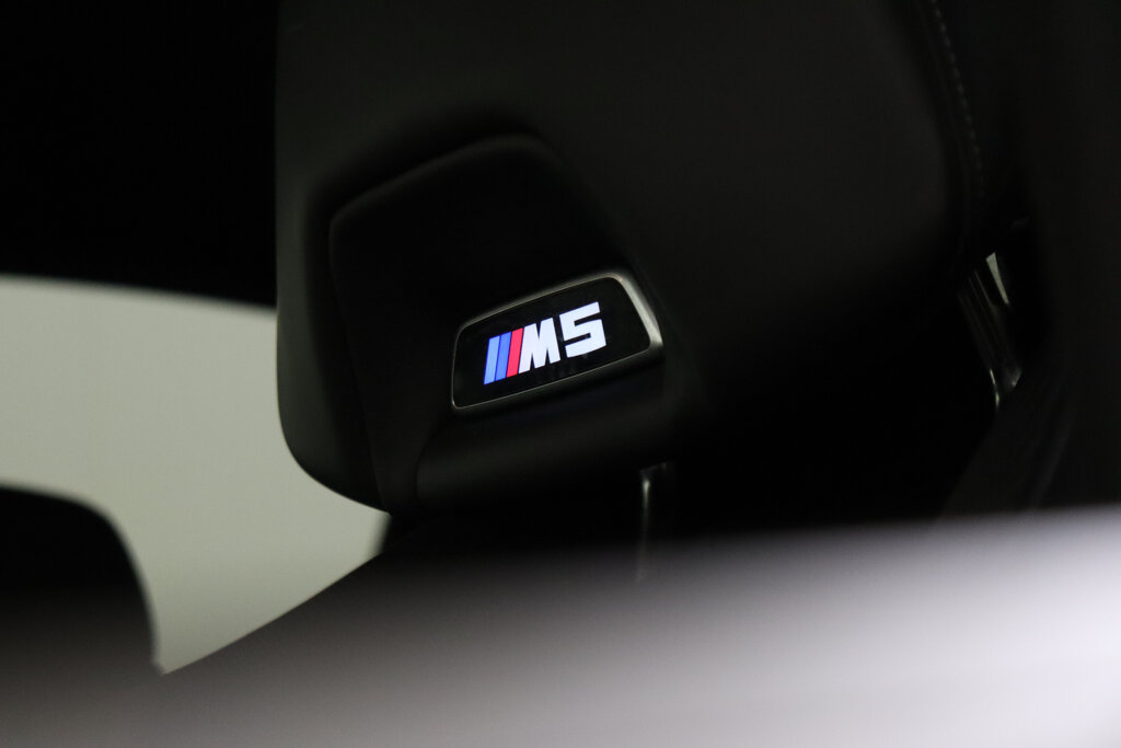 BMW M5 8