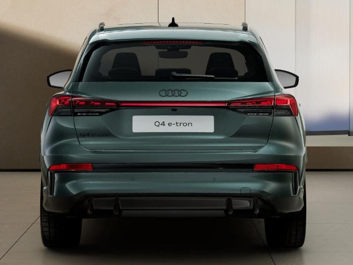 Audi Q4 e-tron S editio 82 kWh 250 kW / 340 PK SUV - Afbeelding 4