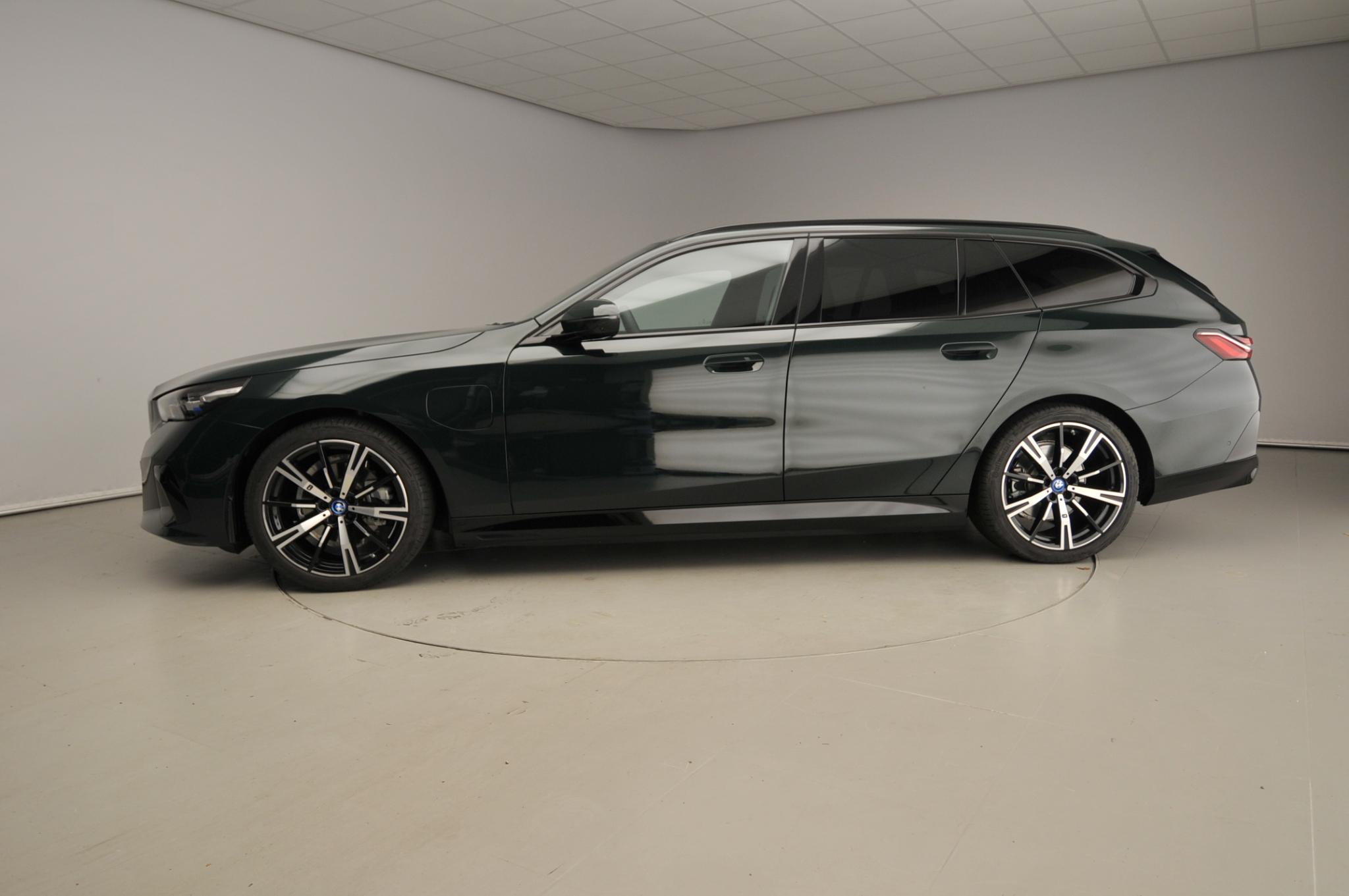 BMW 5 Serie Touring 530e - Afbeelding 2