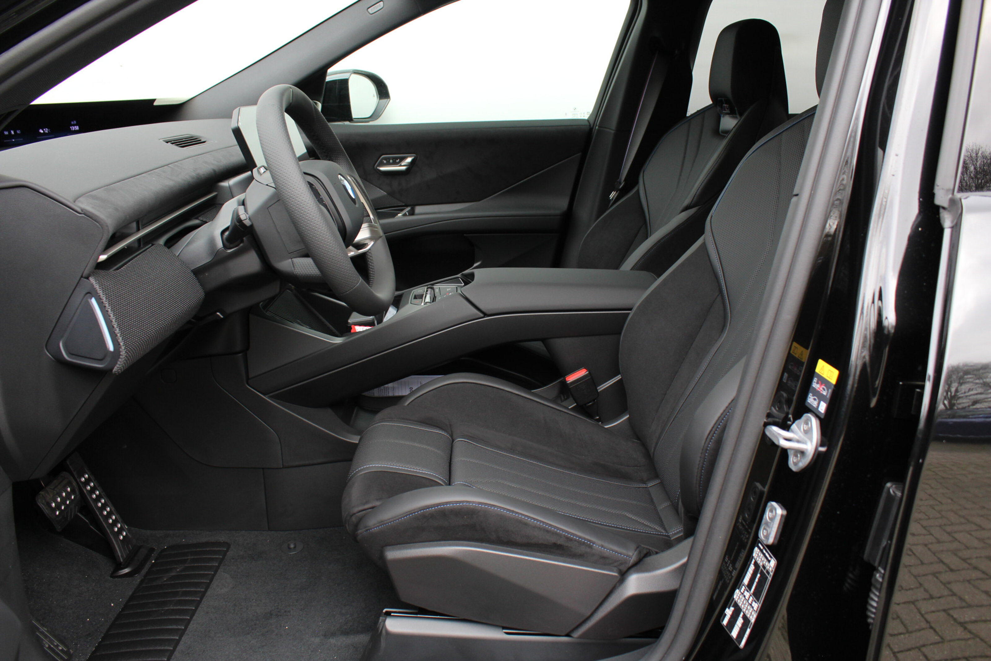 BMW iX3 6