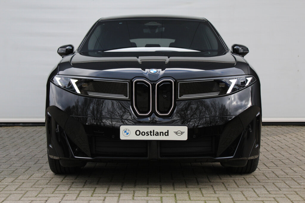 BMW iX3 4
