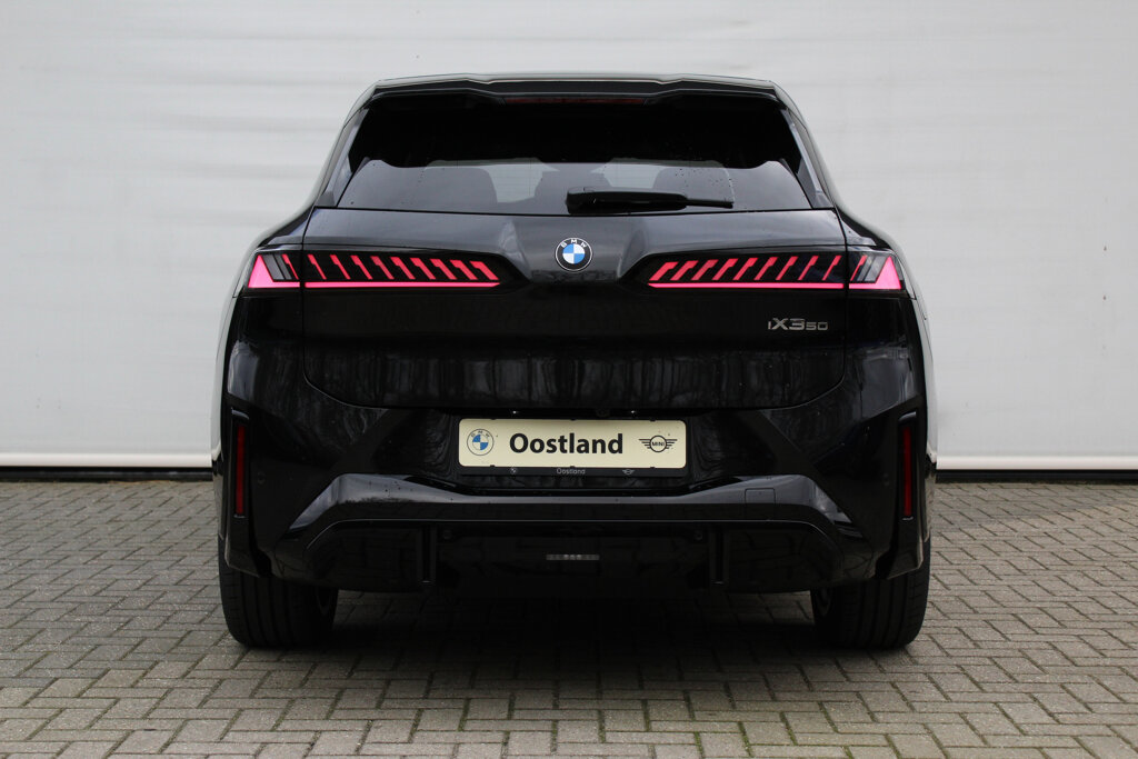 BMW iX3 5