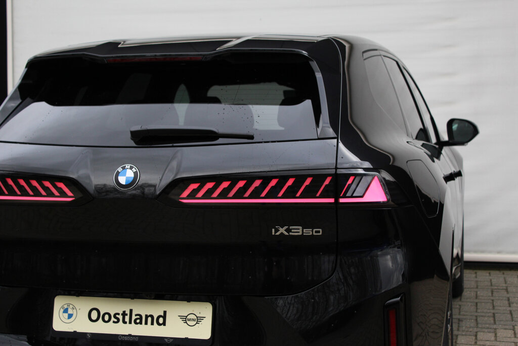 BMW iX3 10