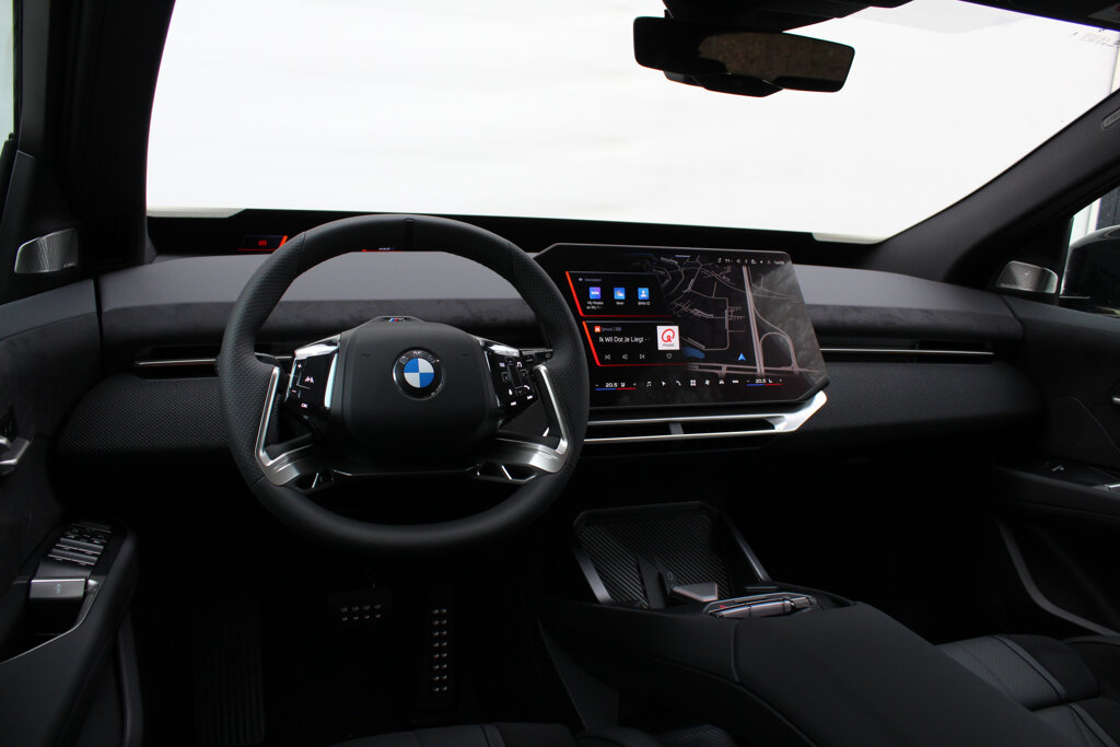 BMW iX3 11