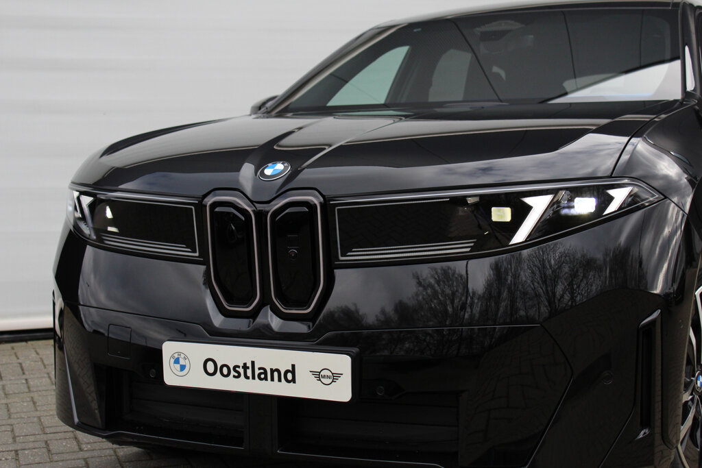 BMW iX3 14