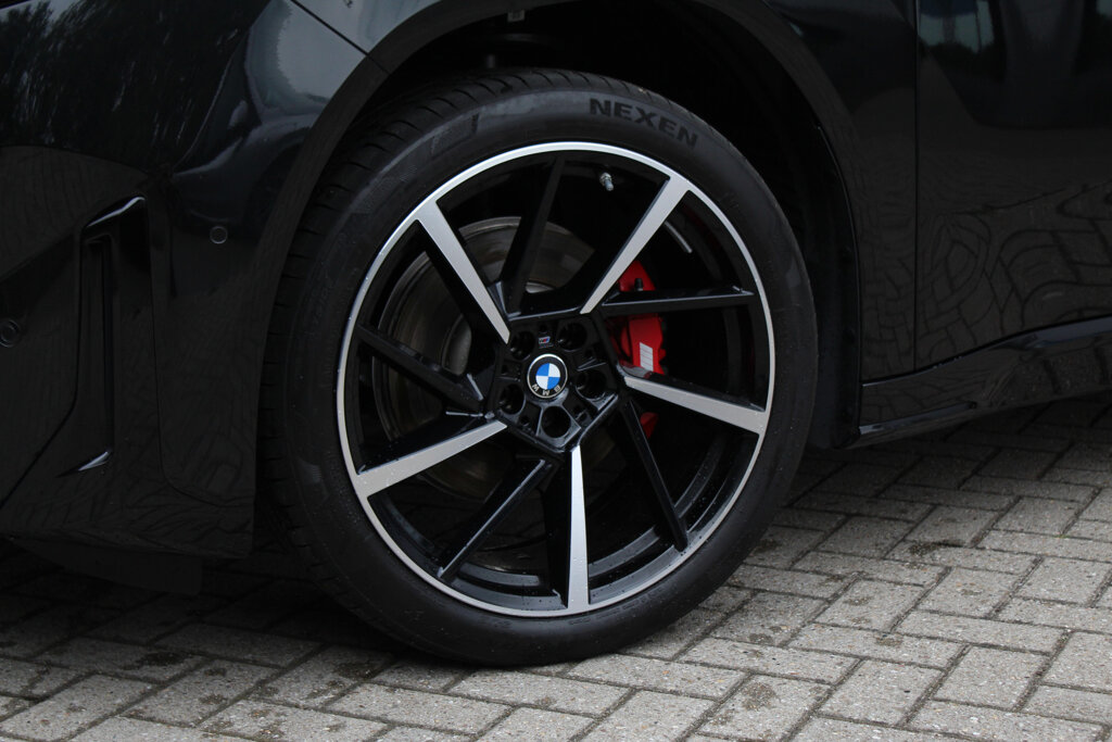 BMW iX3 38