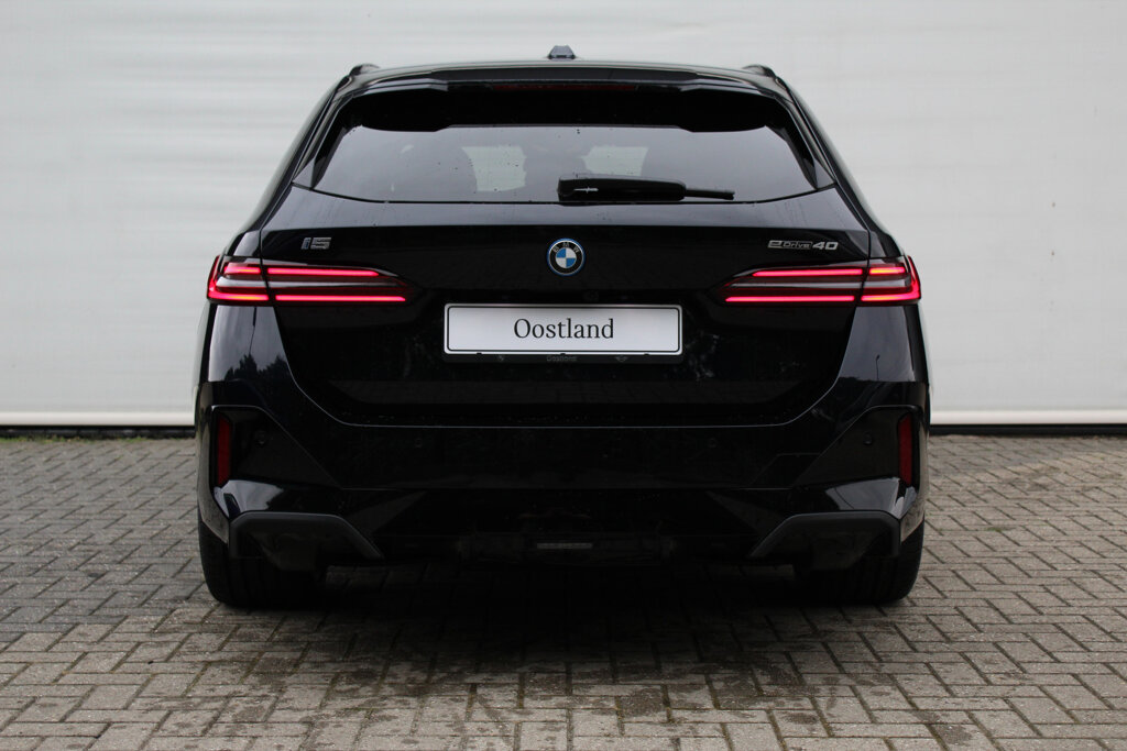 BMW i5 5
