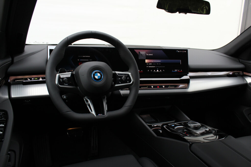 BMW i5 11