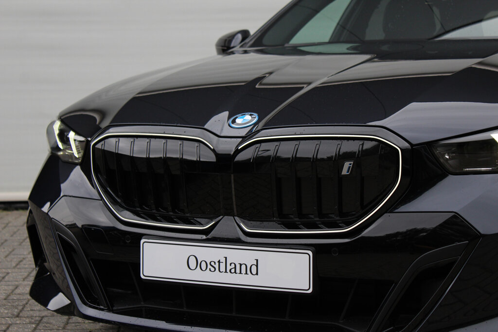 BMW i5 14