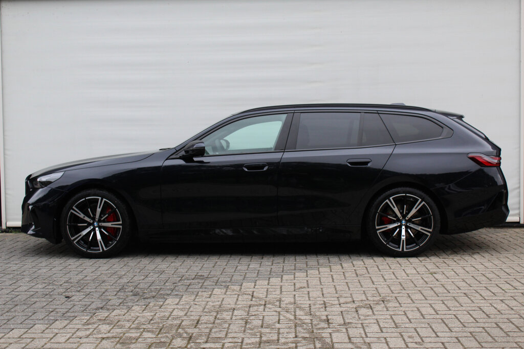 BMW i5 29