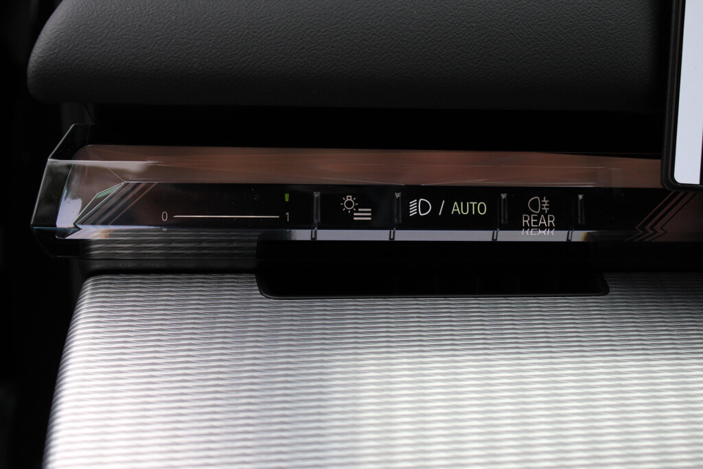 BMW i5 33