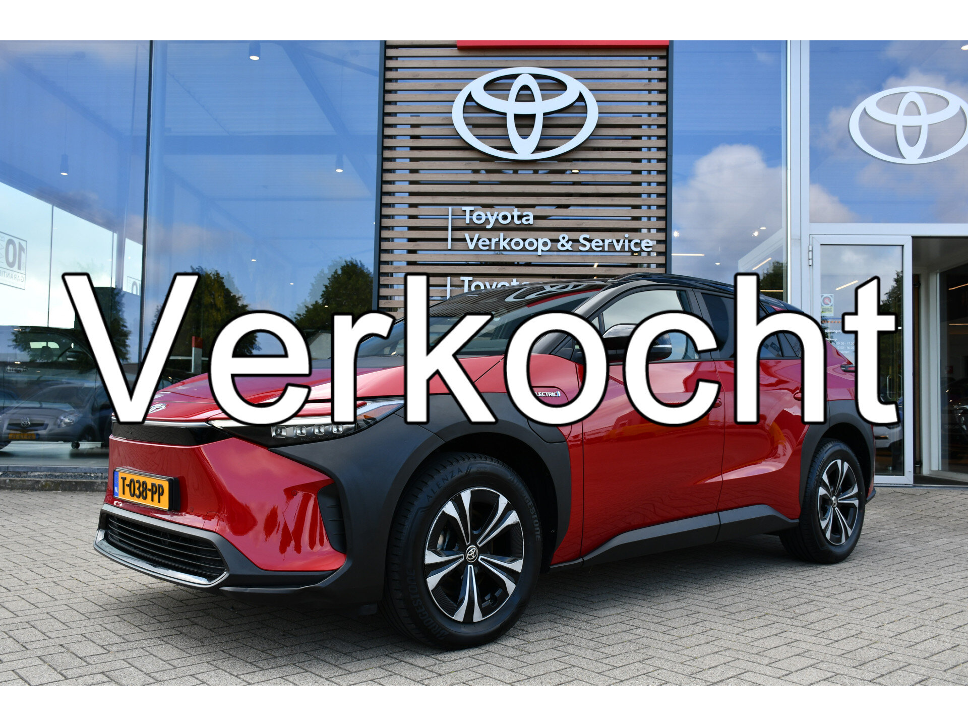 Toyota bZ4X Dynamic Bi-Tone + Panoramisch dak 71 kWh 204pk