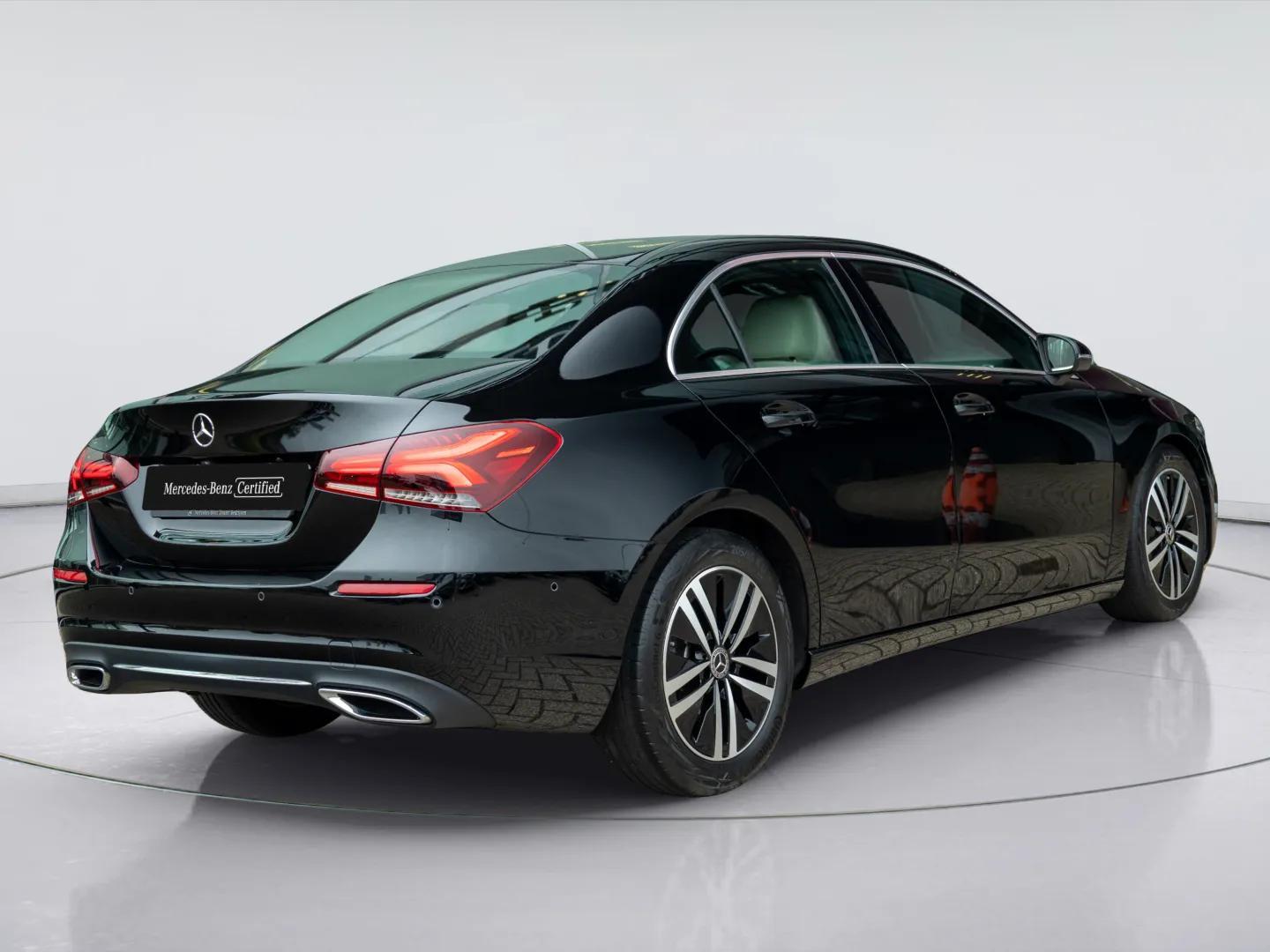 Mercedes-Benz A-Klasse Limousine 180 Business Solution - Afbeelding 2