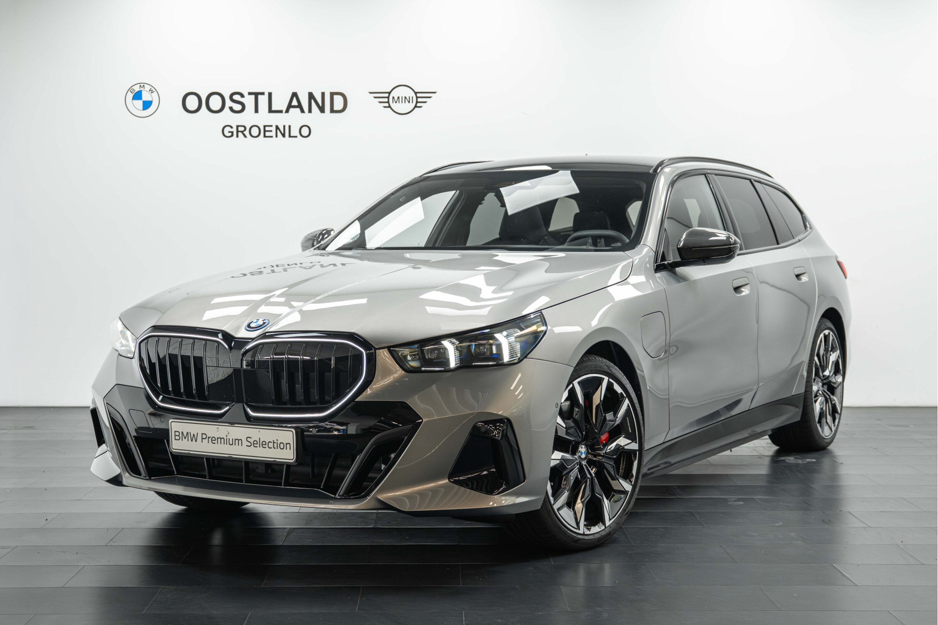BMW 5 Serie Touring 550e xDrive M Sport Automaat