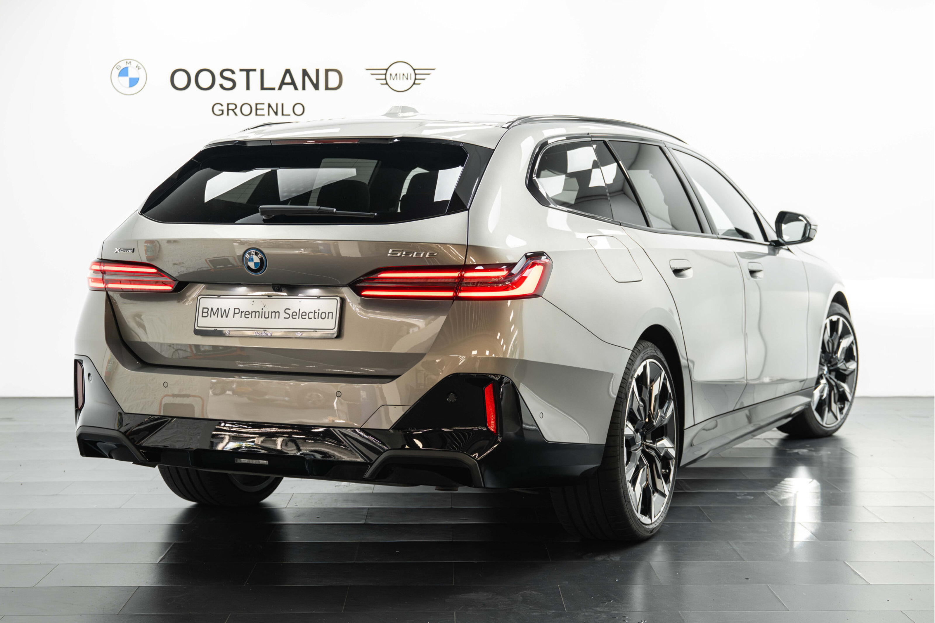 BMW 5 Serie Touring 550e xDrive M Sport Automaat