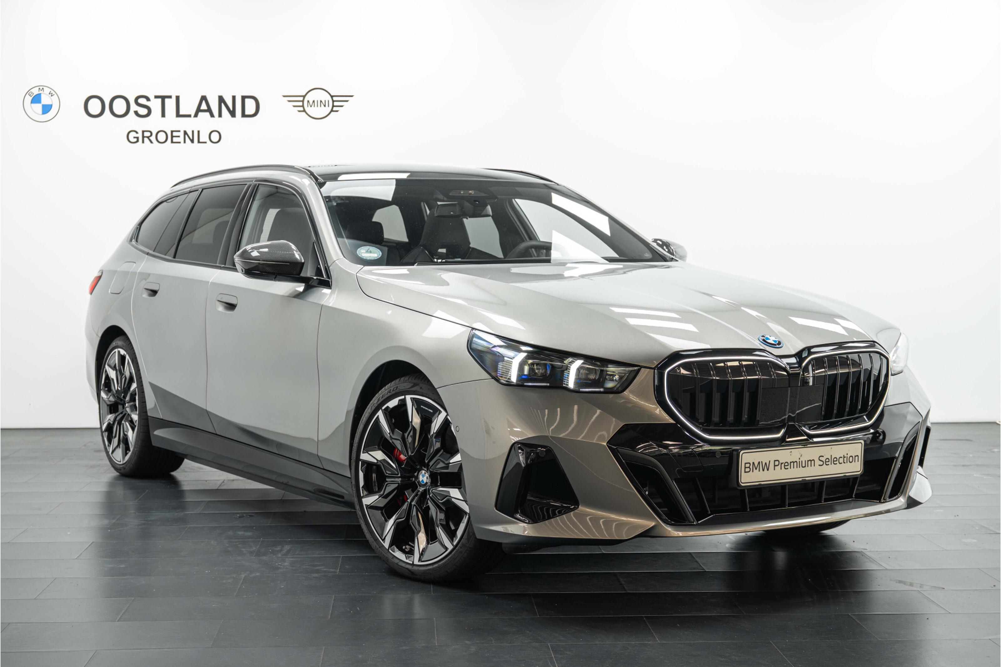 BMW 5 Serie Touring 550e xDrive M Sport Automaat