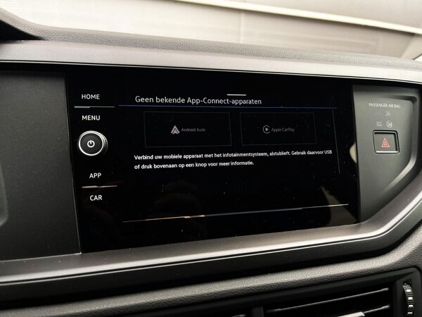 Apple Carplay/Android Auto Apple Carplay/Android Auto