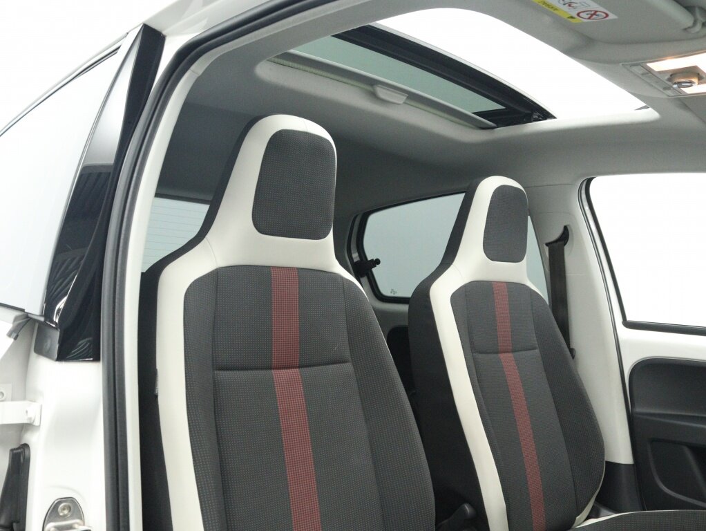 Volkswagen up! 1.0 BMT high up! | Panoramadak | Stoelverwarming | Climate control - Afbeelding 3