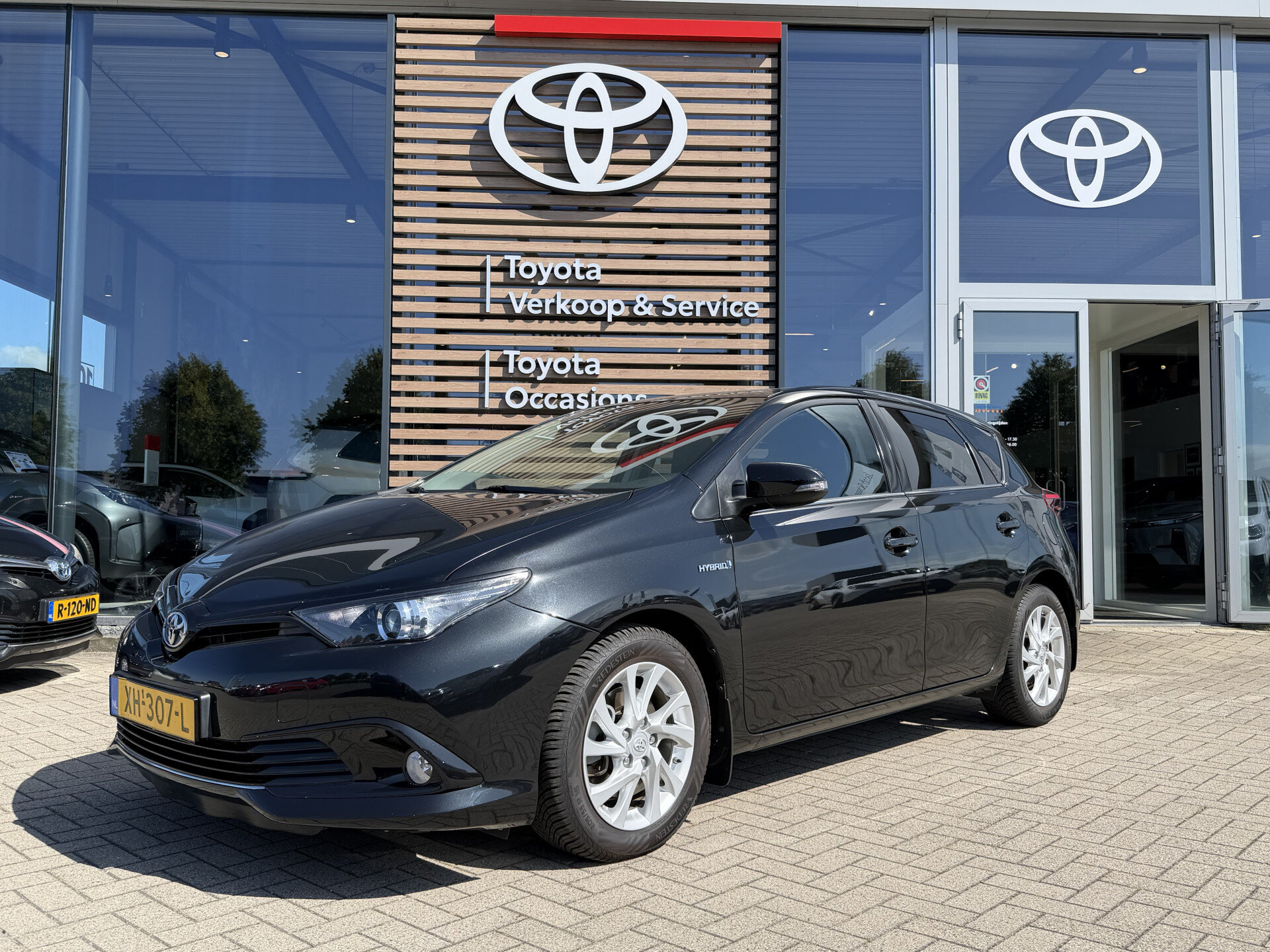 Toyota Auris 1.8 Hybrid Business Plus Automaat 136pk