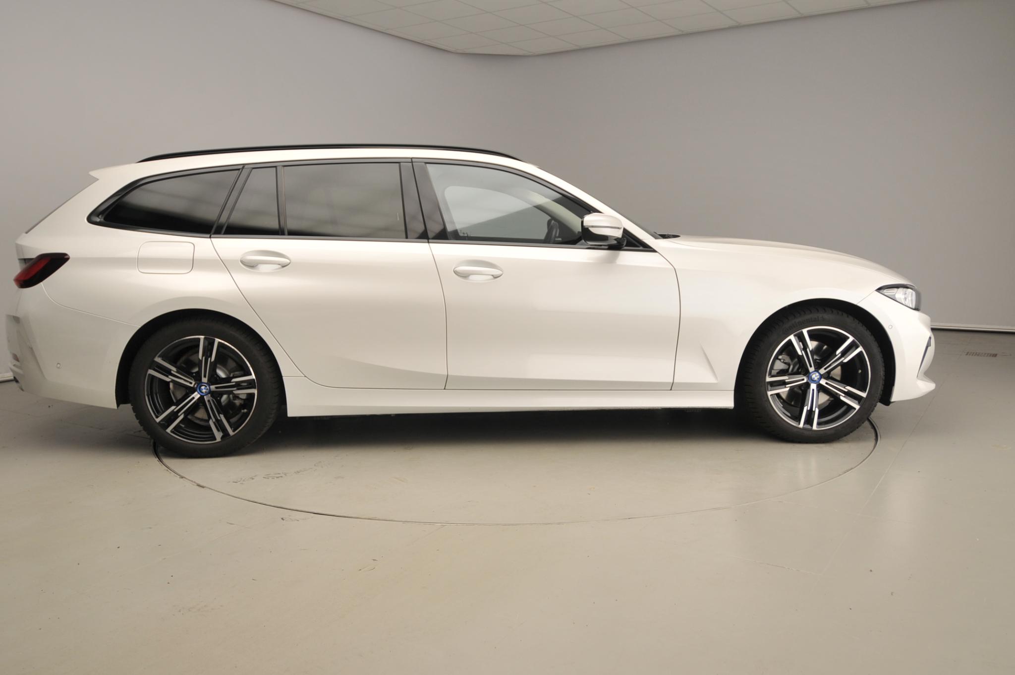 BMW 3 Serie Touring 320e - Afbeelding 4
