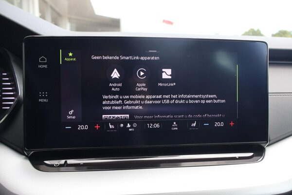 Apple Carplay/Android Auto Apple Carplay/Android Auto