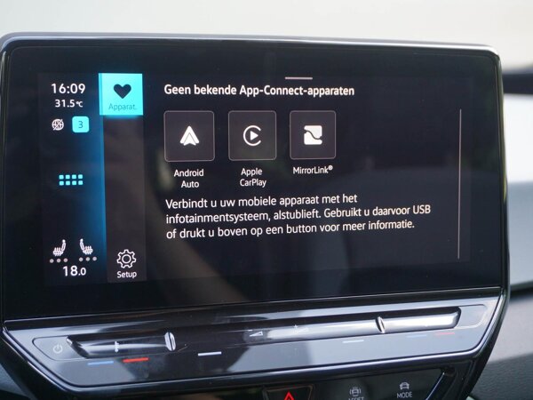 Apple Carplay/Android Auto Apple Carplay/Android Auto