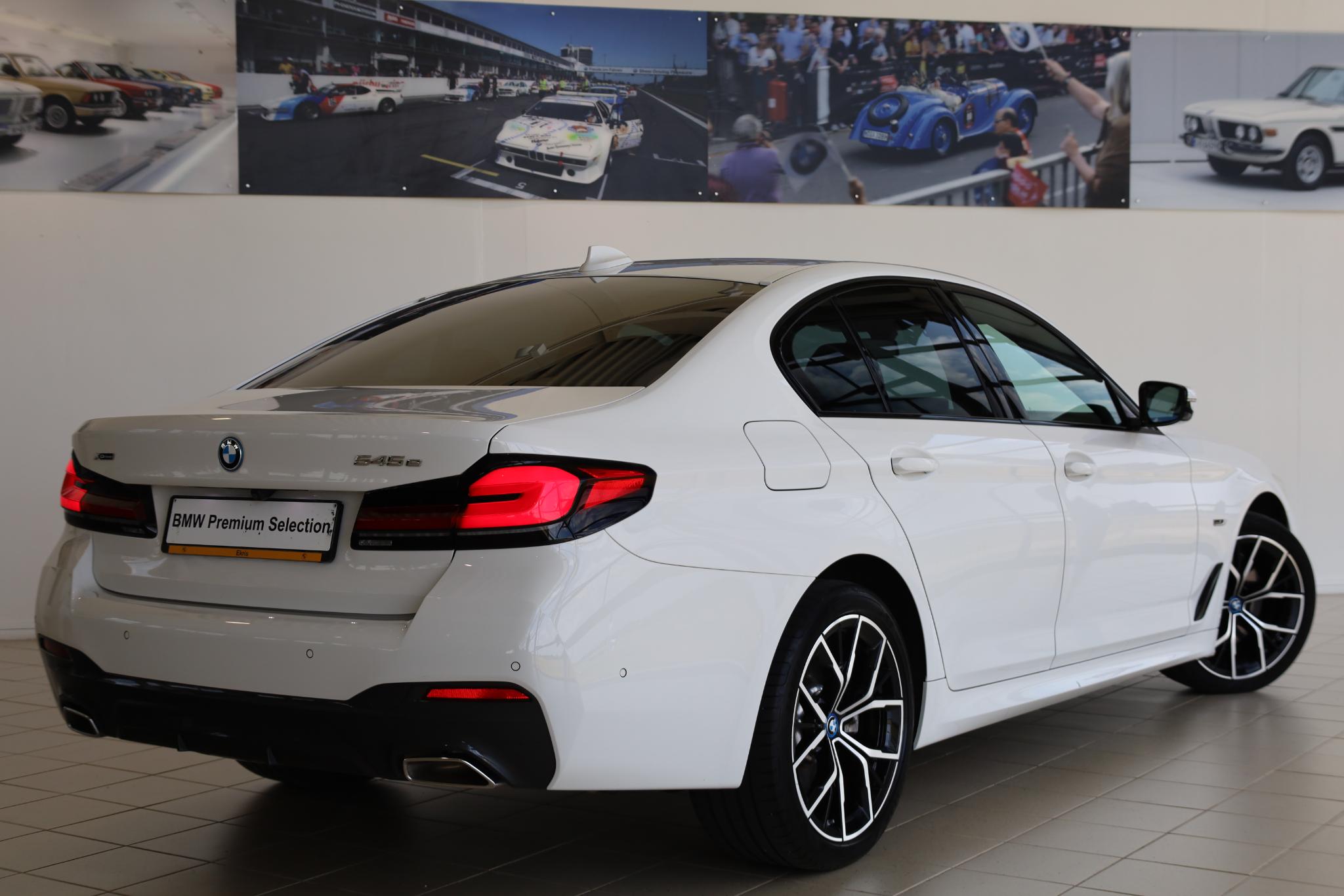 BMW 5 Serie Sedan 545e xDrive - Afbeelding 2