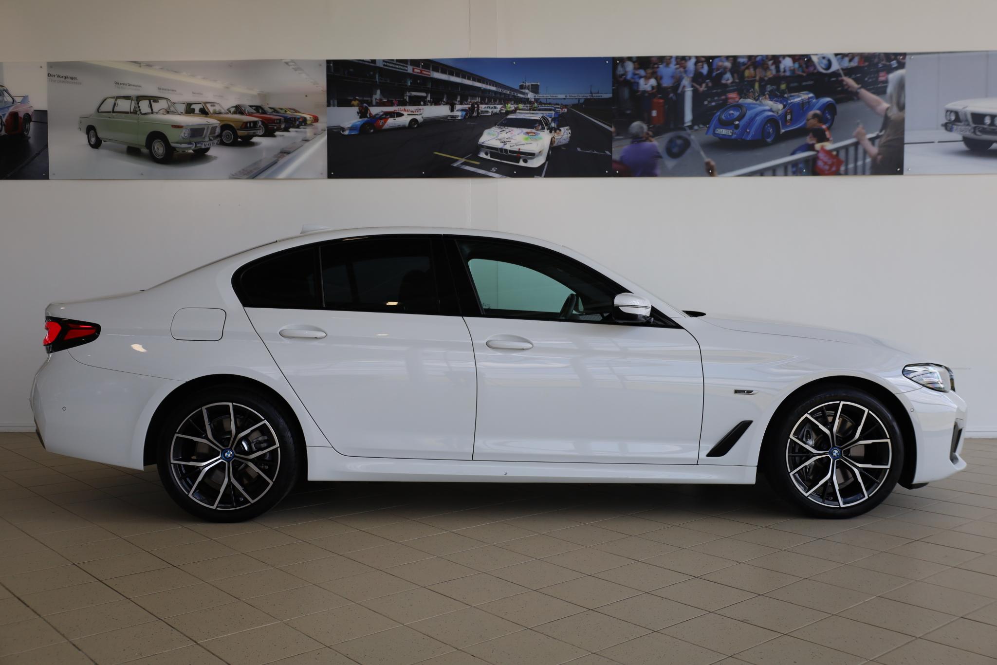 BMW 5 Serie Sedan 545e xDrive - Afbeelding 3