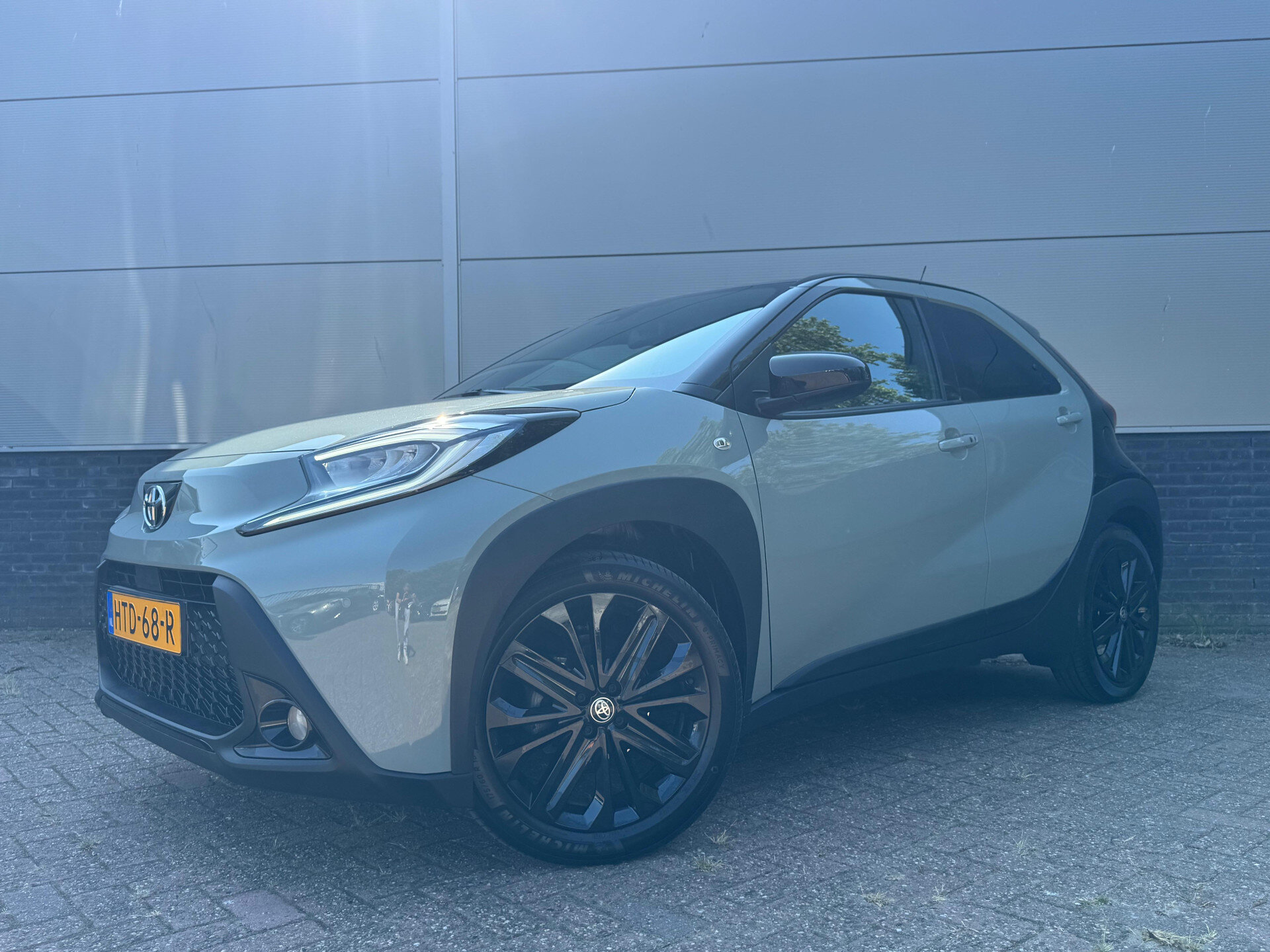 Toyota Aygo X 1.0 VVT-i S-CVT Premium